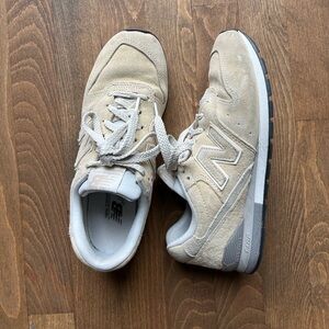New Balance 996 Shoes